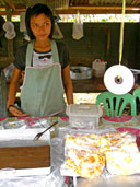 ขนมกวน ขนมดอกโดน ขนมพื้นบ้านเกาะยาวใหญ่